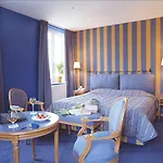 Logis Beausejour מלון 3*