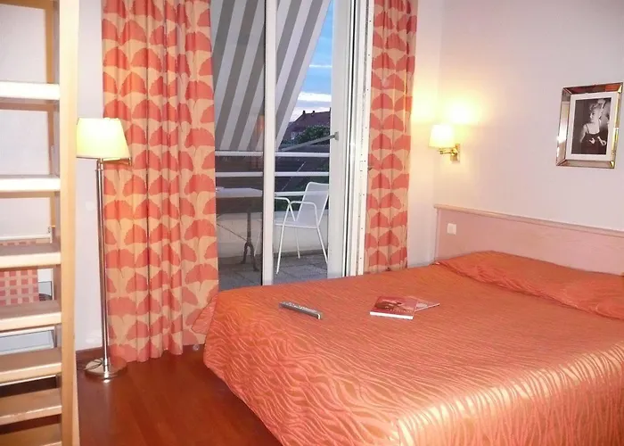 Hotel Logis Beausejour